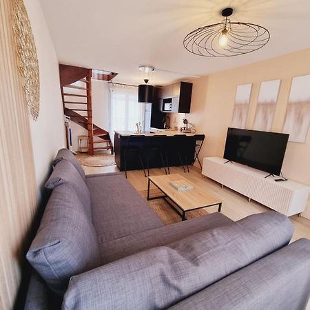 Duplex Neuf Centre Ville Avec Parking Neauphle-le-Château Екстериор снимка