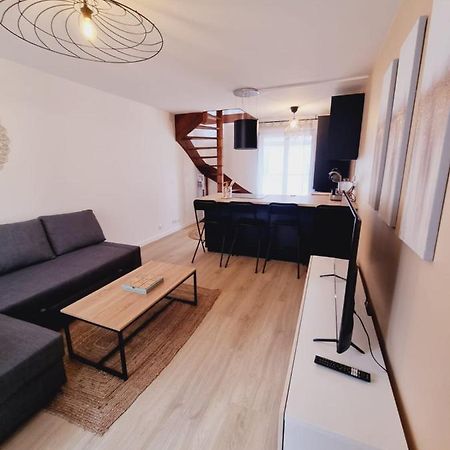 Duplex Neuf Centre Ville Avec Parking Neauphle-le-Château Екстериор снимка