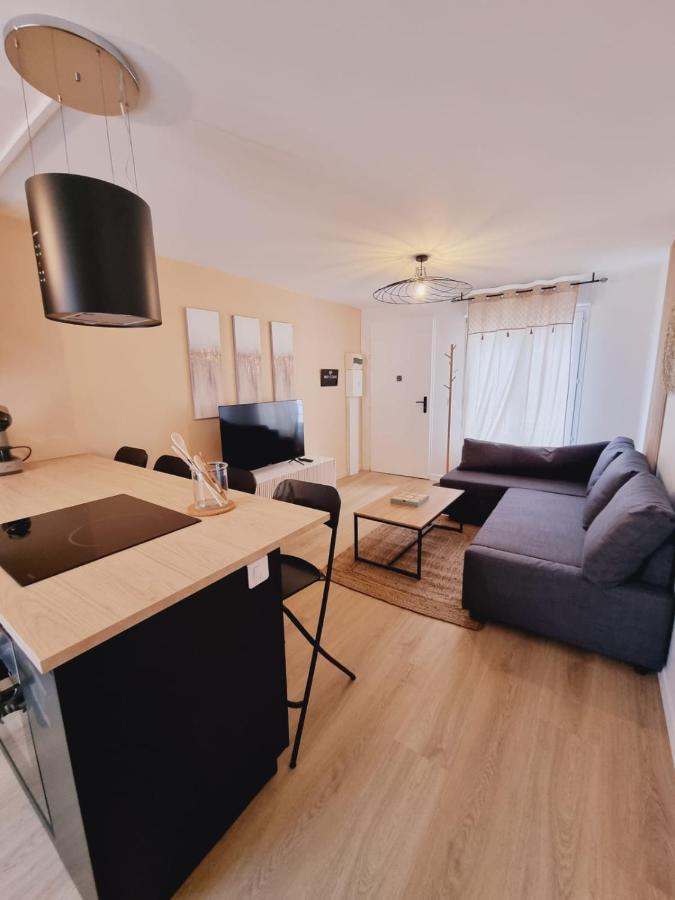 Duplex Neuf Centre Ville Avec Parking Neauphle-le-Château Екстериор снимка