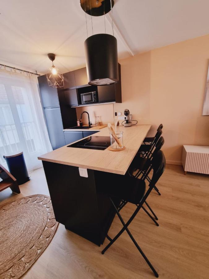 Duplex Neuf Centre Ville Avec Parking Neauphle-le-Château Екстериор снимка